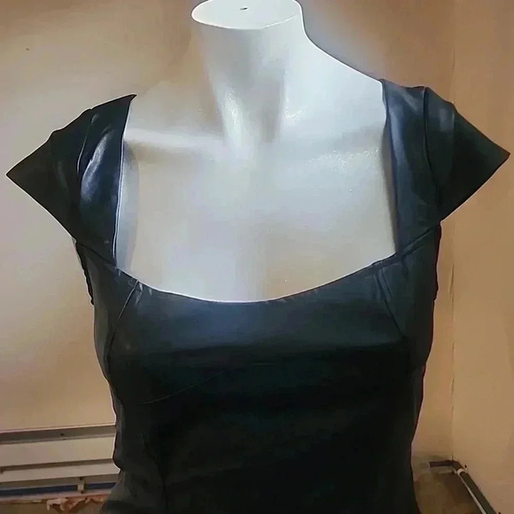 FREE PEOPLE MINI VEGAN LEATHER DRESS OPEN BACK SIZE 0 NEW NO TAGS - Picture 3 of 6